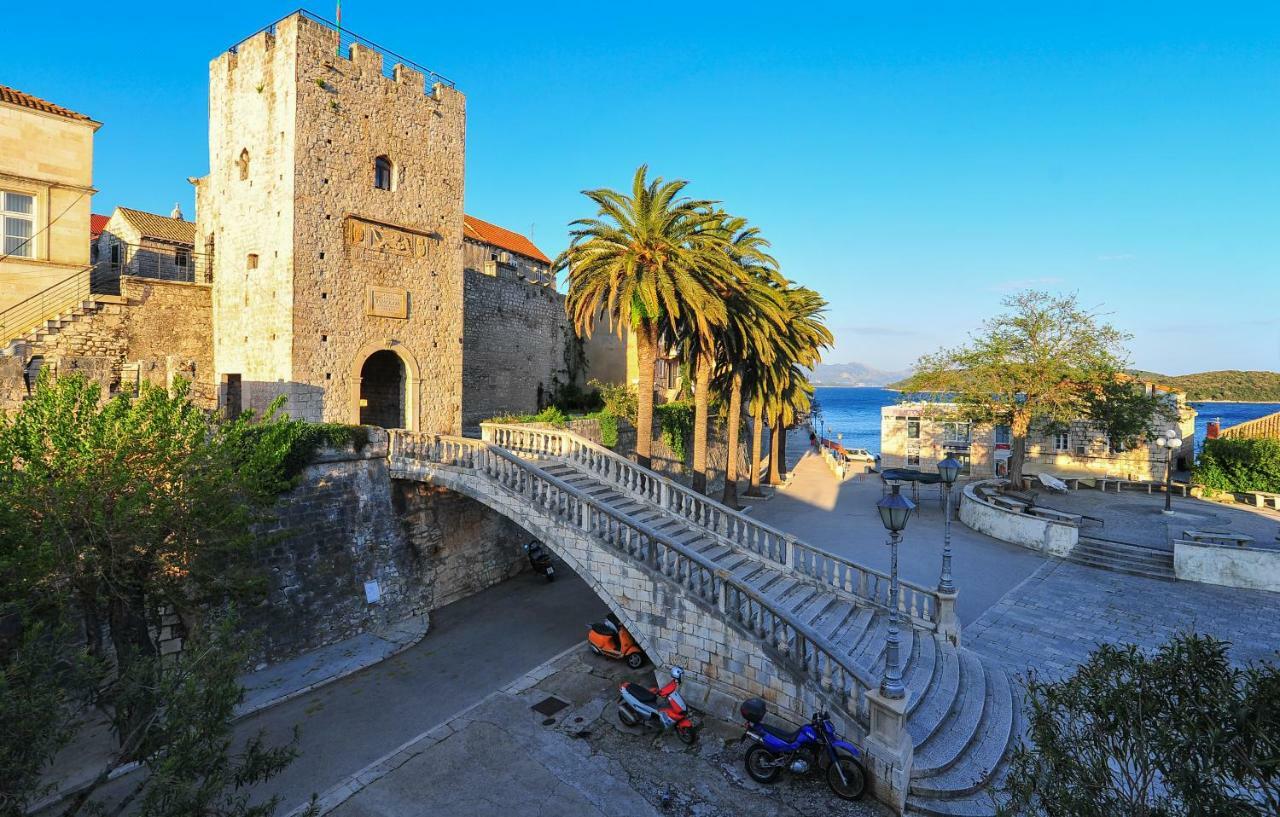 Punat * Korcula Town